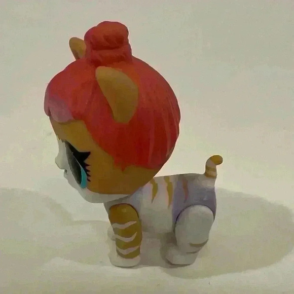 LOL Surprise! Block Party Pet Kitten Kitty Cat Figure Doll Pink Hair - Picture 5 of 11